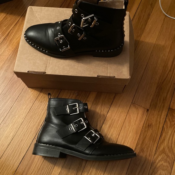 Black Boots - Picture 1 of 2